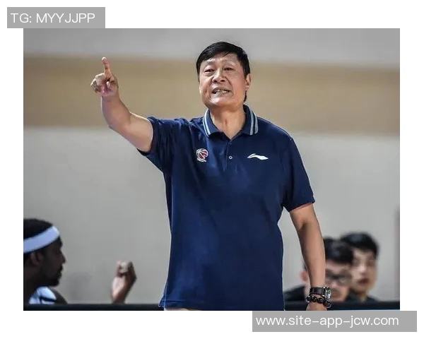 周琦为何无缘首发？李秋平：球鞋装备出了问题