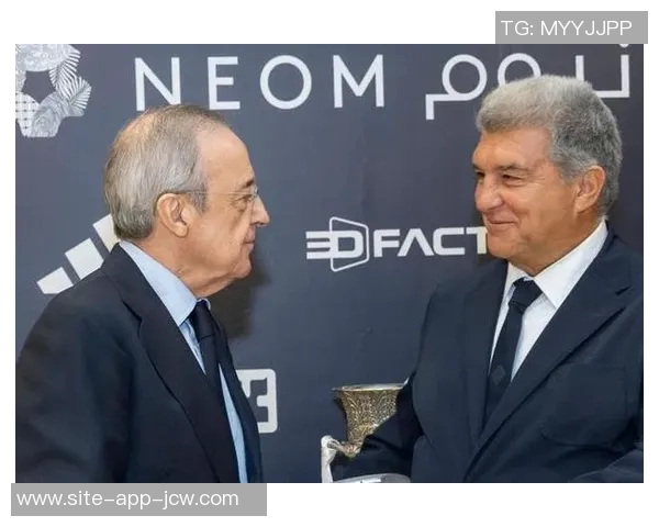 世体:拉波尔塔未回应老佛爷言论,与切尔西管理层共进晚餐 世体:拉波尔塔未回应老佛爷言论,与切尔西管理层共进晚餐